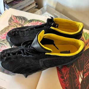 Puma Men's Beisser 2005 - Black With Yellow Interior - EUC